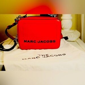 MARC JACOBS CROSSBODY LUNBOX PURSE NWOT